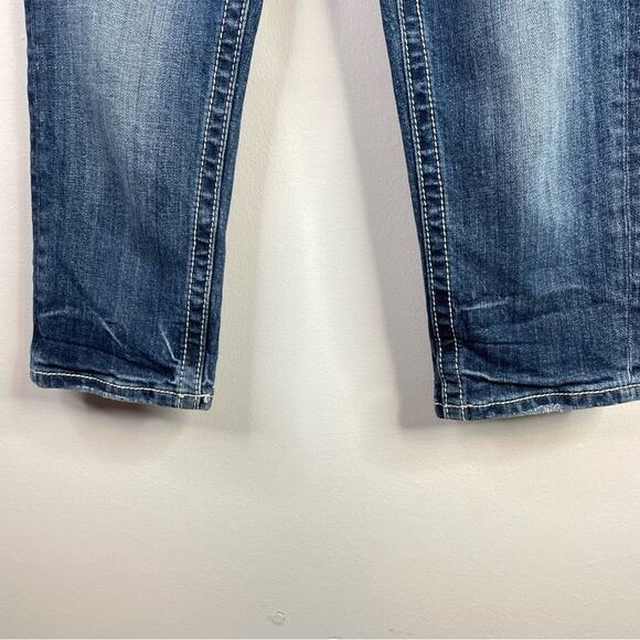 Miss Me Angel Wing Rhinestone Western Cropped Capri Distressed Stretch Jeans 26 - Picture 6 of 16